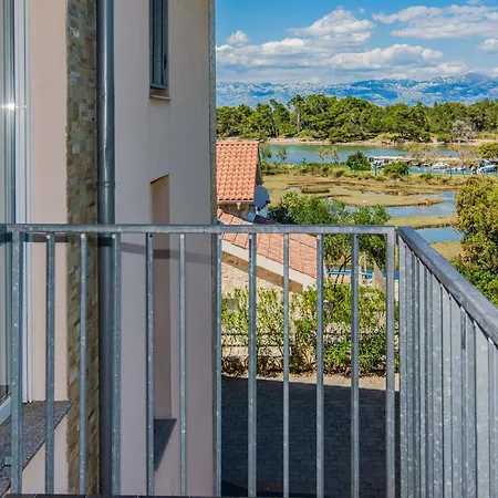 Sandy With Outdoor Pool, Few Seconds From The Zaton (Zadar)