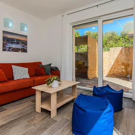Lejlighedshotel Sandy With Outdoor Pool, Few Seconds From The