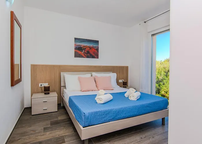 Sandy With Outdoor Pool, Few Seconds From The 4* Zaton (Zadar)