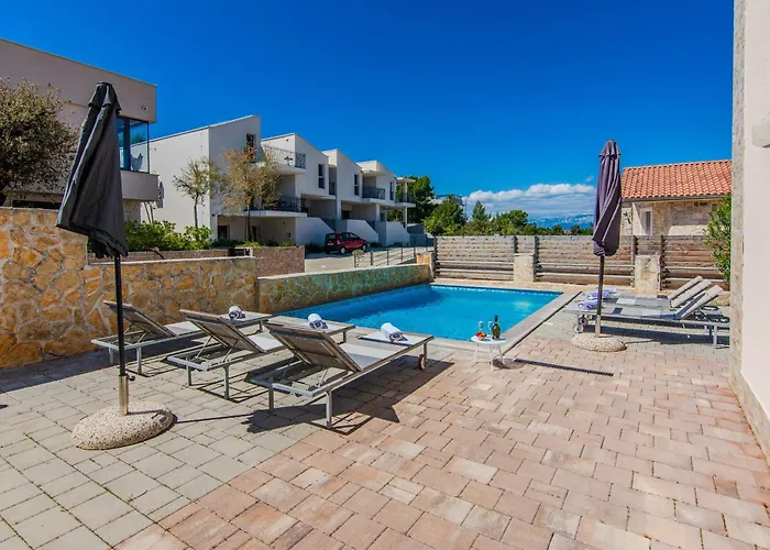 Sandy With Outdoor Pool, Few Seconds From The Apartmanhotel 4*
