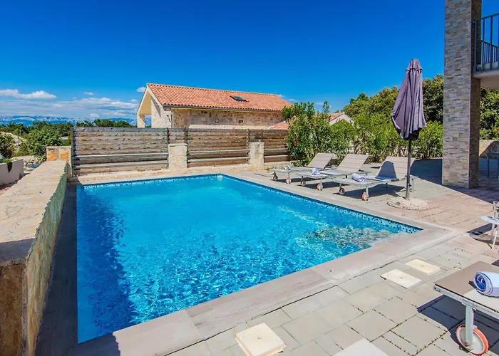 Sandy With Outdoor Pool, Few Seconds From The 4* Zaton