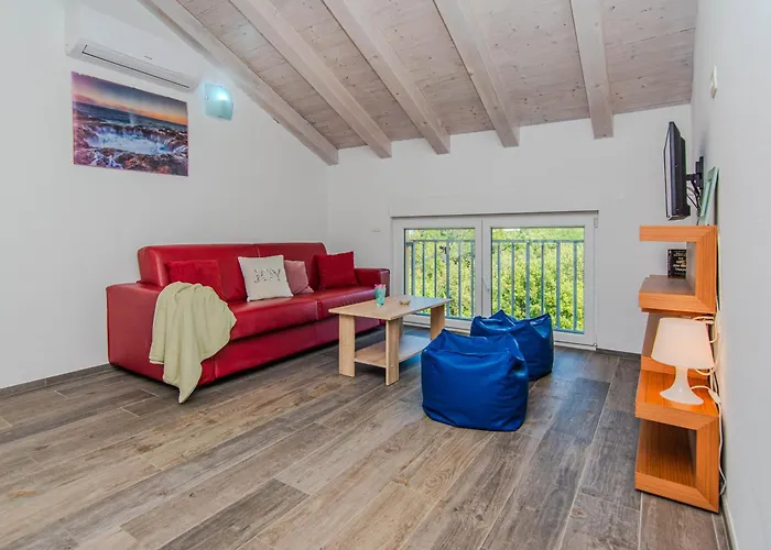 Apartmanhotel Sandy With Outdoor Pool, Few Seconds From The Zaton