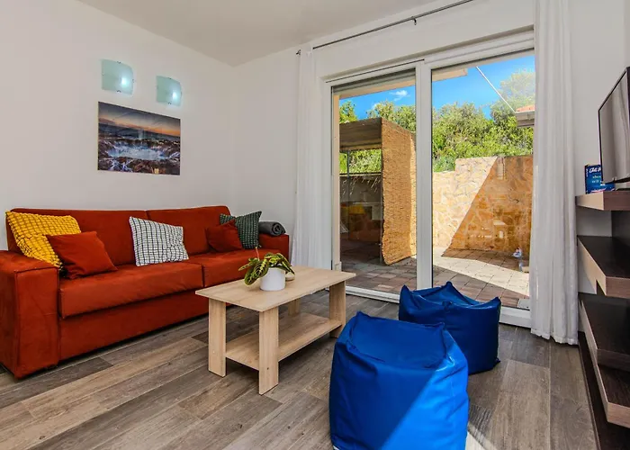 Aparthotel Sandy With Outdoor Pool, Few Seconds From The