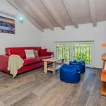 Aparthotel Sandy With Outdoor Pool, Few Seconds From The Zaton (Zadar)