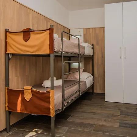 Sandy With Outdoor Pool, Few Seconds From The 4*