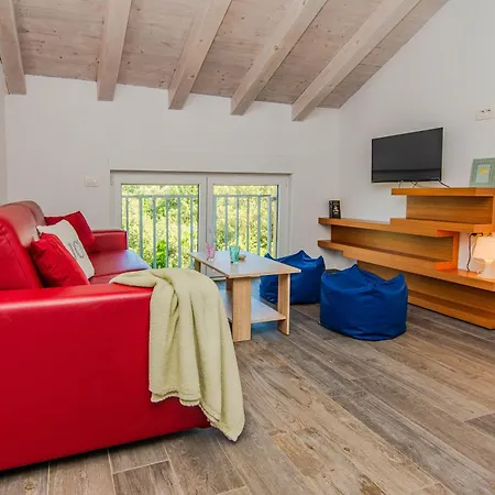 Aparthotel Sandy With Outdoor Pool, Few Seconds From The