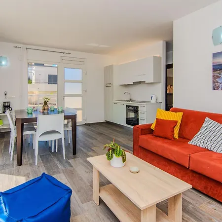 Sandy With Outdoor Pool, Few Seconds From The Zaton (Zadar)