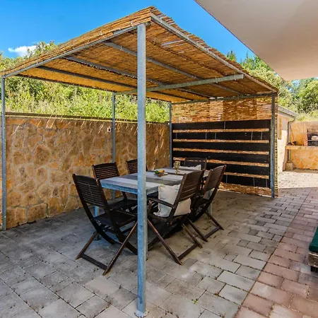 Sandy With Outdoor Pool, Few Seconds From The Hotel apartamentowy