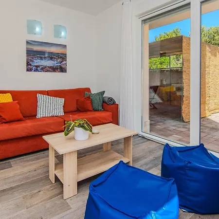 Sandy With Outdoor Pool, Few Seconds From The Hotel apartamentowy Zaton (Zadar)