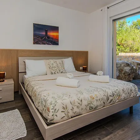 Sandy With Outdoor Pool, Few Seconds From The 4* Zaton (Zadar)