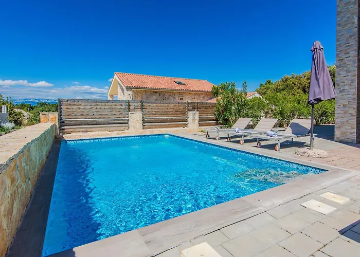 Sandy With Outdoor Pool, Few Seconds From The 4* Zaton (Zadar)